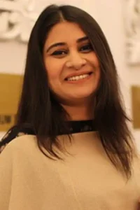 Amna Mufti